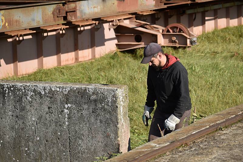 V děčínských loděnicích v Křešicích spustili na vodu nový tanker Trivento.