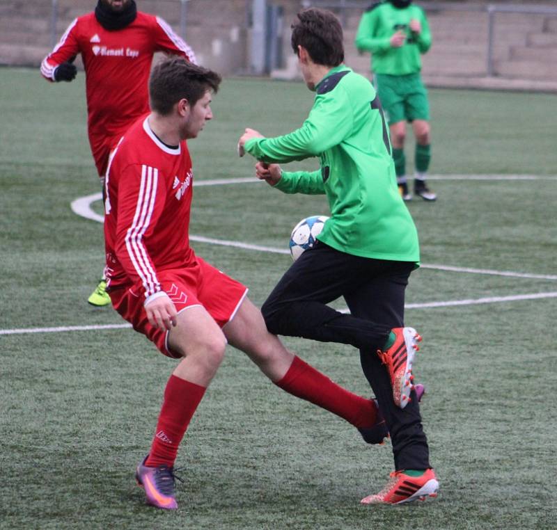 VILÉMOV PADL. Fotbalisté Vilémova (v zeleném) prohráli s Neštěmicemi 1:2.