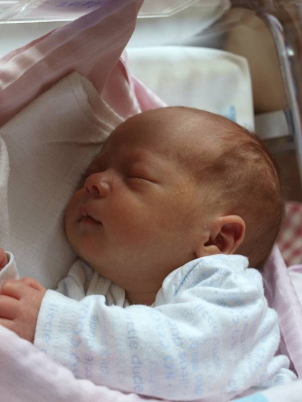 Janě Kubačkové z Rumburka se 4.dubna v 7.56 v rumburské porodnici narodil syn Adámek Kiss. Měřil 47 cm a vážil 2,45 kg. 