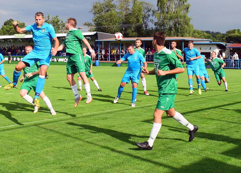 PORÁŽKA. Vilémov (v zeleném) doma podlehl Oldřichovu 0:1.