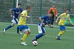 DEBAKL. Loučení s fanoušky nevyšlo, Junior (v modrém) prohrál 1:5.