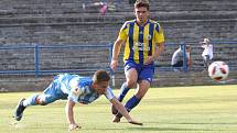 PŘEKVAPENÍ. Varnsdorf (v modrém) prohrál s Litoměřickem 0:2.