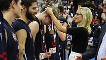 DĚČÍNŠTÍ BASKETBALISTÉ padli i ve třetím finále proti Nymburku.