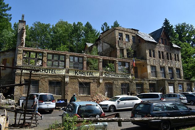 Bývalé lázně Karlovo údolí uspěly v anketě pivovaru Krušovice a jejich majitelé získali na obnovu kdysi oblíbeného místa půl milionu korun.