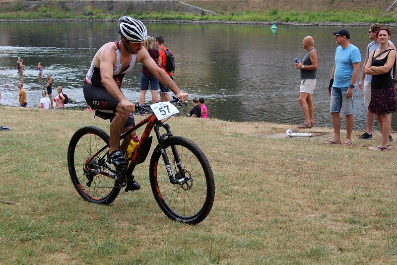 Triatlon Železný knedlík 2018 absolvovalo téměř 120 závodníků.