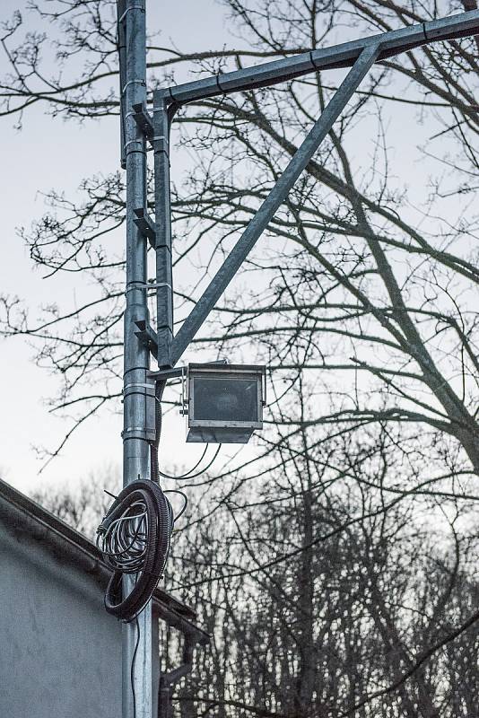 Vandalové poškodili radar na Studánce.