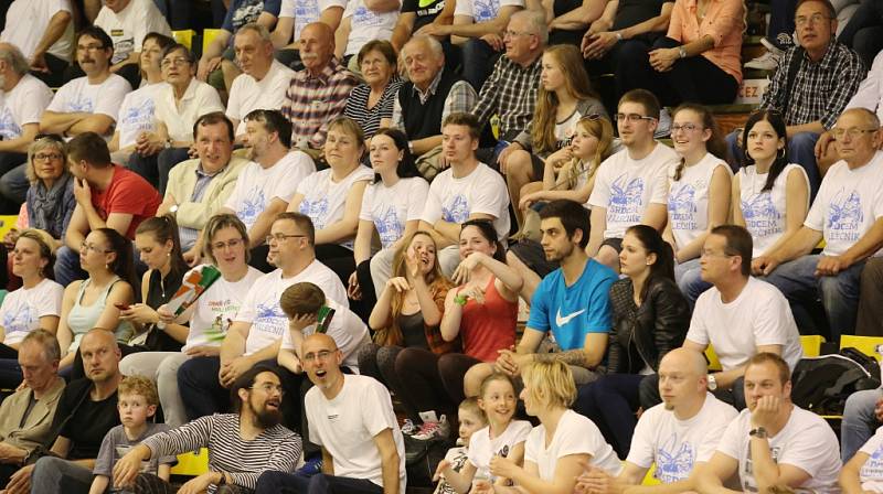 BASKETBALOVÁ NIRVÁNA! Děčínští Válečníci v pátém semifinále porazili Prostějov, v sérii zvítězili 3:2 a ve finále je čeká Nymburk!