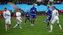 DERBY. Fotbalisté Varnsdorfu (v modrém) doma porazili Ústí nad Labem 1:0.