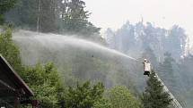 Lesní požár a hasiči ve Hřensku. Úterý 26. července
