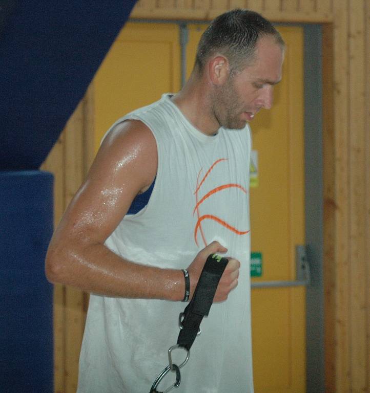 DĚČÍNŠTÍ BASKETBALISTÉ zahájili přípravu na novou sezónu.