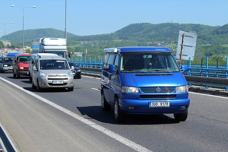 Dopravní situace je v Děčíně kvůli řadě uzavírek velmi komplikovaná.