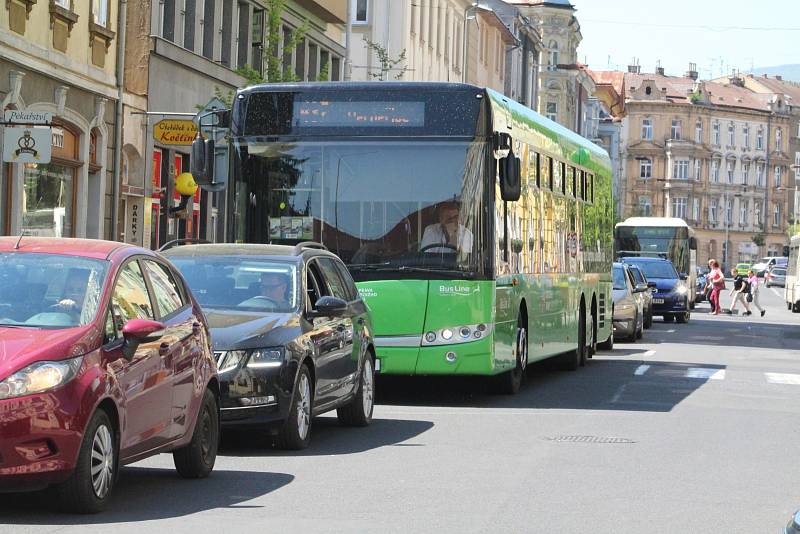 Dopravní situace je v Děčíně kvůli řadě uzavírek velmi komplikovaná.