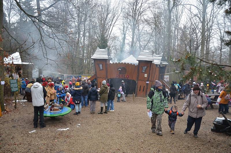 Čertovský rej v děčínské zoologické zahradě.