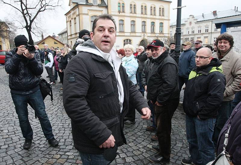 Demonstrace ve Varnsdorfu proti amnestii.