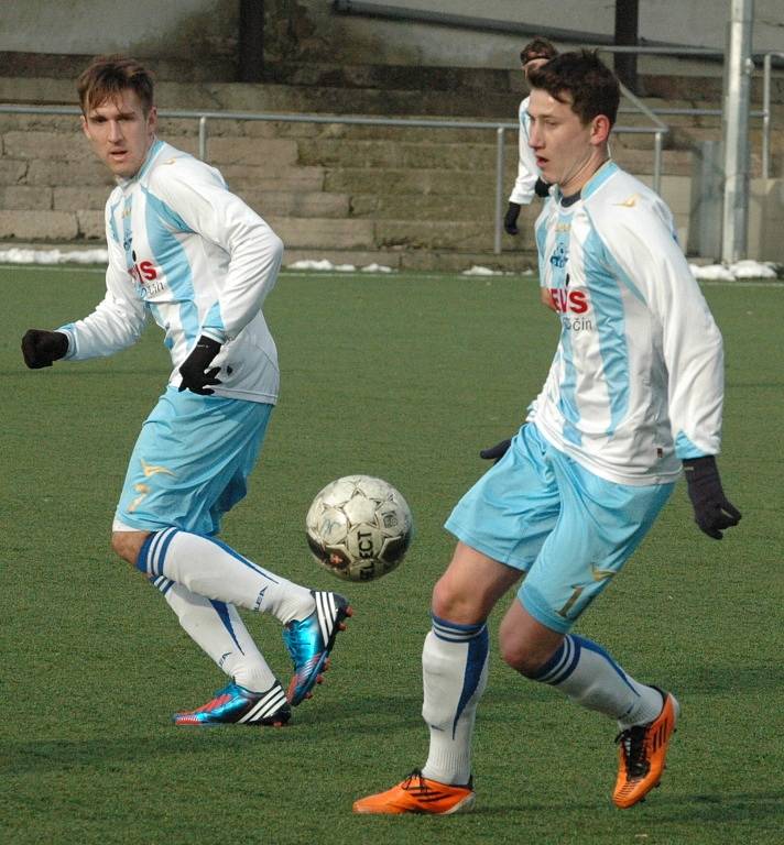 PARÁDA! Junior Děčín (světlé dresy) doma porazil 3:1 Horní Jiřetín.