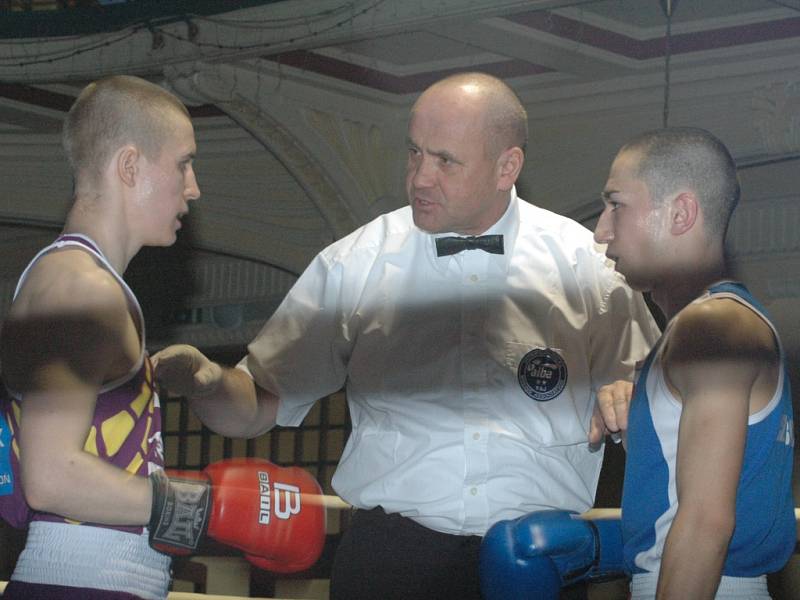 BRAVO! Děčínští boxeři porazili Třeboň 14:2.