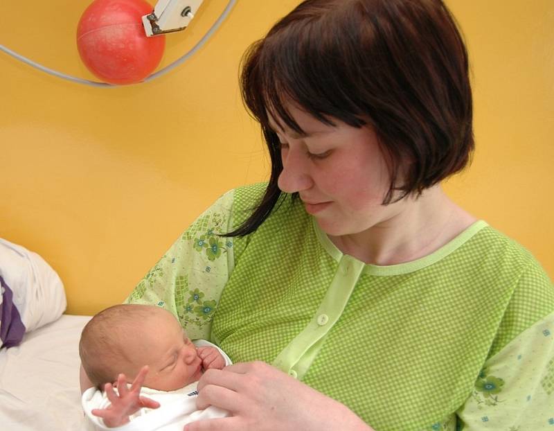 Heleně Keclíkové z Těchlovic se 30. dubna v 11.50 hod. v děčínské porodnici narodila dcera Natálie. Měřila 50 cm a vážila 2,95 kg.