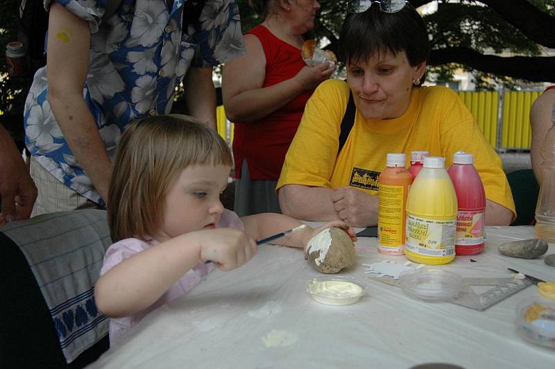 V areálu děčínského zámku se v sobotu 12. června konal 15.ročník benefičního festivalu Kramle 2010.