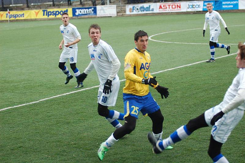 DEBAKL. V prvním utkání děčínské skupiny TL porazily Teplice Armu vysoko 8:0.