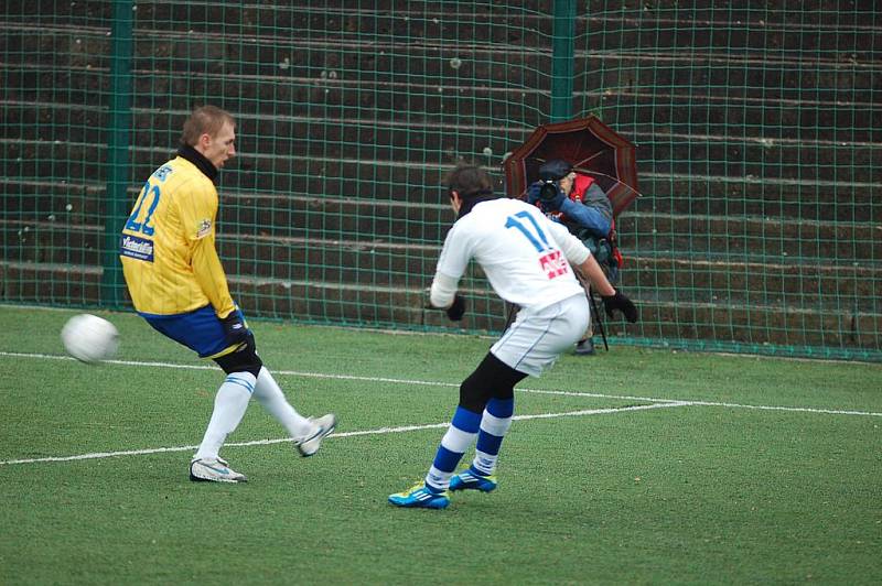 DEBAKL. V prvním utkání děčínské skupiny TL porazily Teplice Armu vysoko 8:0.