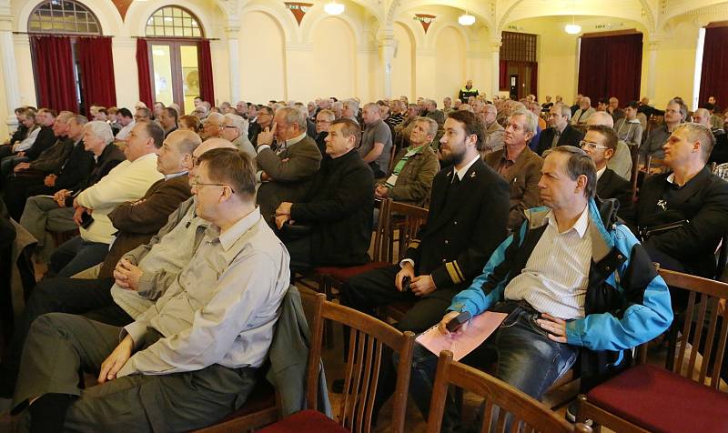 MODEL plavebního stupně Děčín si mohli lidé na Střelnici během besedy prohlédnout. 