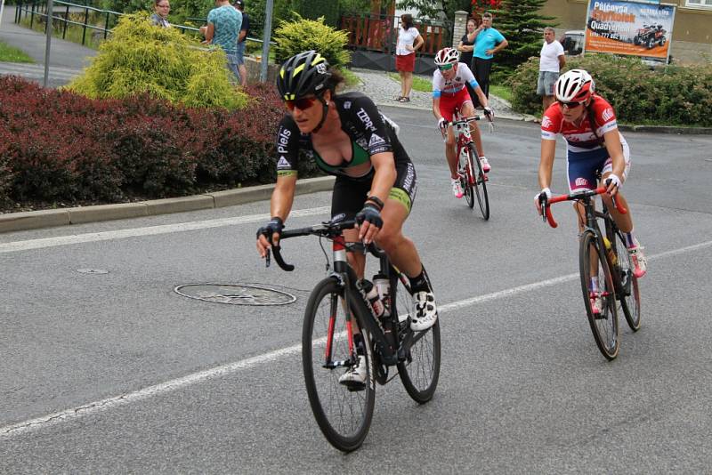 TOUR DE FEMININ 2017 - snímky z poslední etapy a závěrečného ceremoniálu.