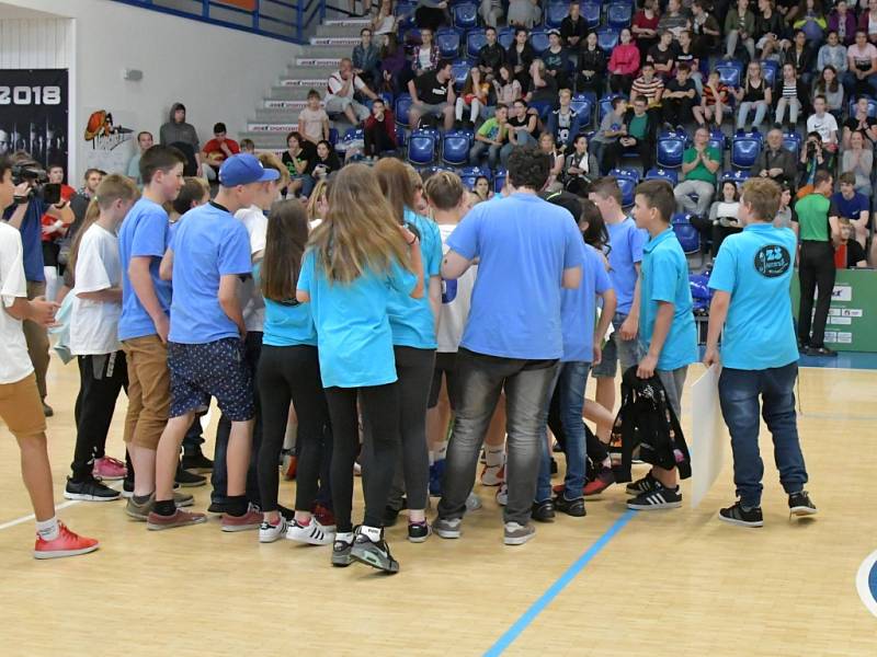 FINÁLOVÉ BOJE. Sportovní liga základních škol má za sebou finále v basketbalu.