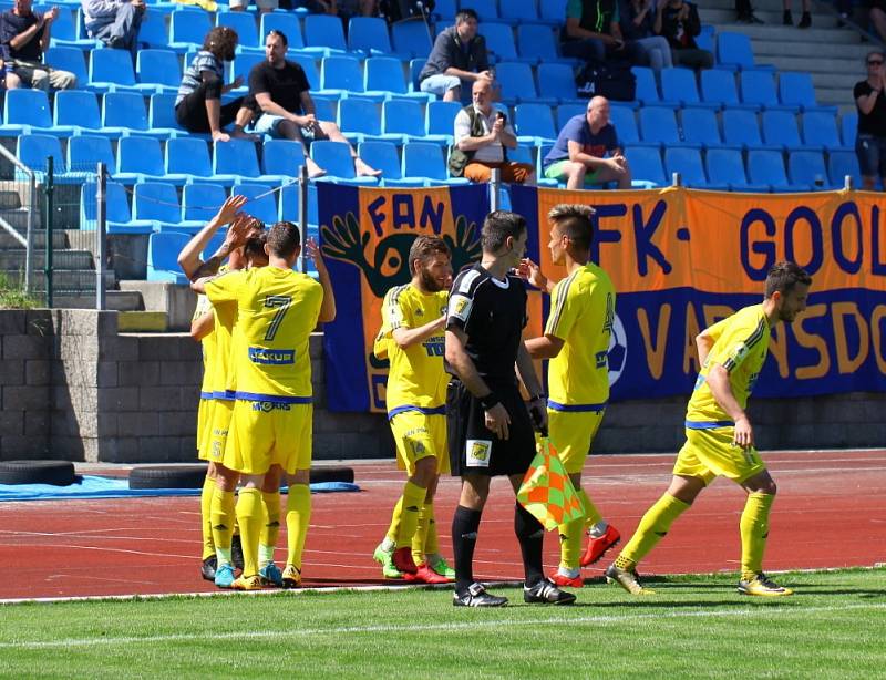 REMÍZA. Varnsdorf (ve žlutém) remizoval s Táborskem 1:1.