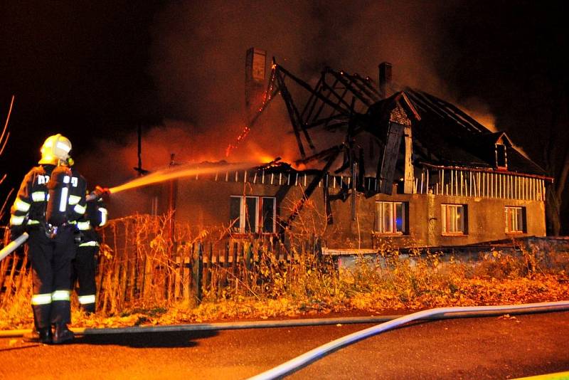 Požár opuštěného domu v Rumburku – Horním Jindřichově.