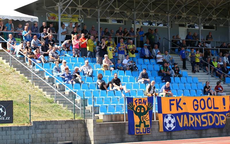 REMÍZA. Varnsdorf (ve žlutém) remizoval s Táborskem 1:1.