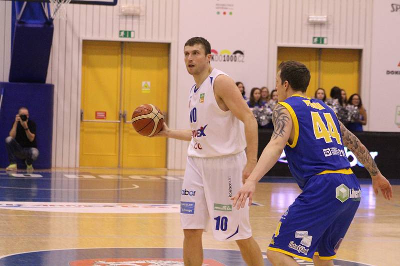 DERBY. Děčínští basketbalisté přivítali Ústí nad Labem.