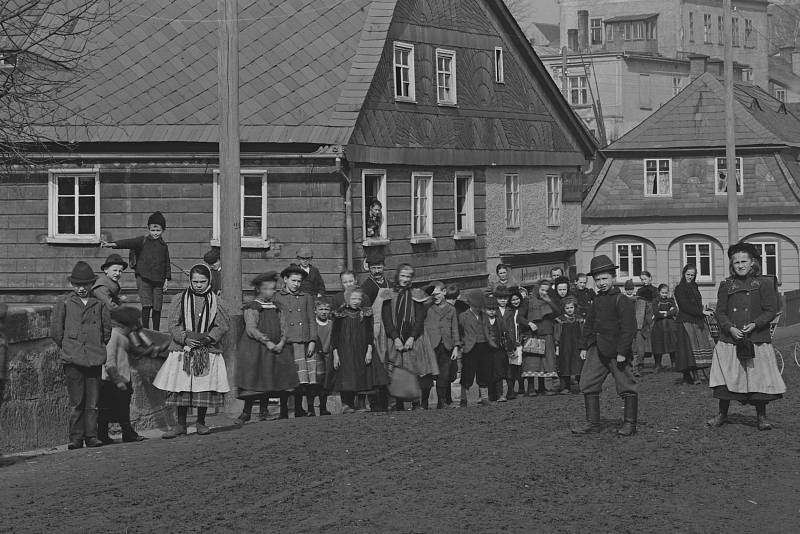 Oblékání lidí na přelomu 19. a 20. století - Rumburk.