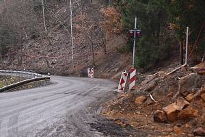 Lidé z Mlýnů a Kytlic se dočkali po téměř půl druhém roce otevření silnice na Českou Kamenici.