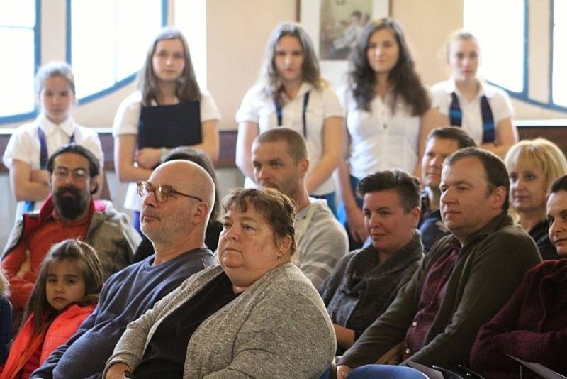 Benefiční koncert v děčínské synagoze, jehož výtěžek pomůže Miroslavu Červenkovi financovat biologickou léčbu rakoviny.