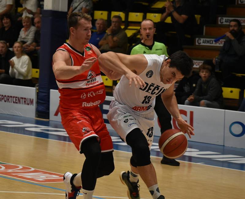 Děčínští basketbalisté doma porazili Pardubice.