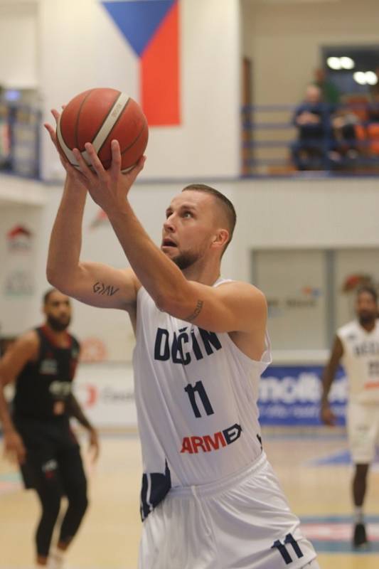 Basketbalisté Děčína slavně porazili Nymburku. Po deseti letech.