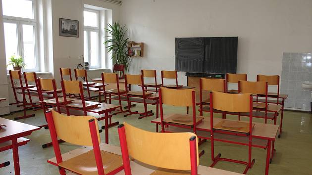 Prázdná třída. Ilustrační foto