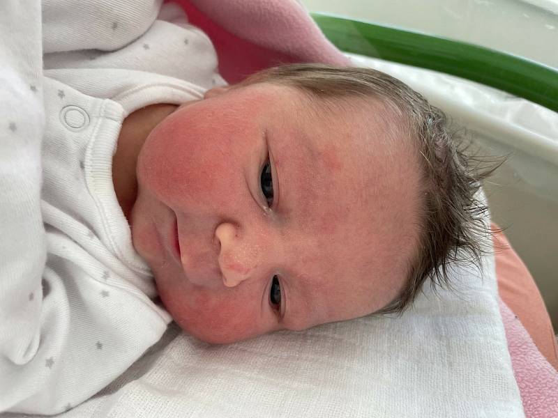 Adéla Valášková se narodila 31. prosince 2021 v 17.15 hodin mamince Daně Benedekové. Měřila 51 cm a vážila 3,50 kilogramu. Foto: Andrea Stoklasová