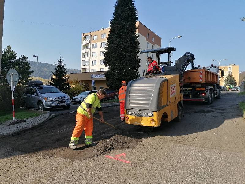 V Děčíně - Bynově opravují Rudolfovu ulici.