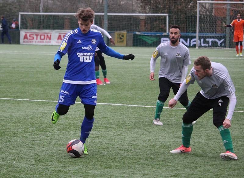 DOBRÝ VSTUP. Varnsdorf (v modrém) porazil Olympii Praha 2:0.