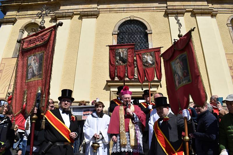 Mikulášovicemi projela velikonoční jízda