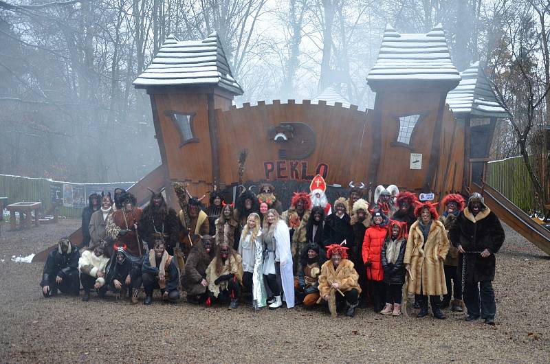 Čertovský rej v děčínské zoologické zahradě.