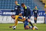 CENNÝ SKALP. Varnsdorf (tmavé dresy) porazil ligové Teplice 1:0.