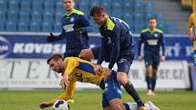 CENNÝ SKALP. Varnsdorf (tmavé dresy) porazil ligové Teplice 1:0.