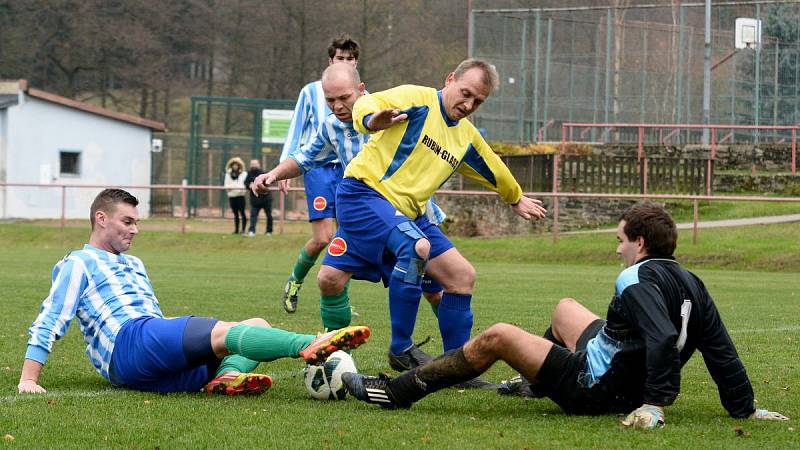 FOTBALISTÉ JIŘETÍNA (v pruhovaném) doma porazili Chřibskou 4:1.