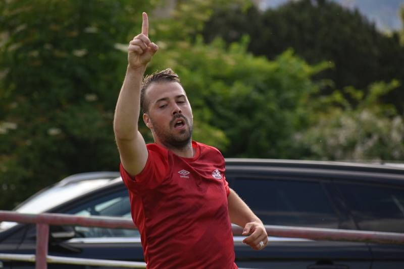 I.B třída: Junior Děčín - Chabařovice 3:1.