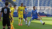 VARNSDORF (ve žlutém) vyhrál ve Znojmě 2:0.