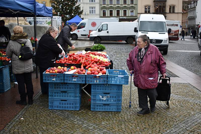 V Děčíně se uskutečnily první prosincovou středu farmářské trhy.