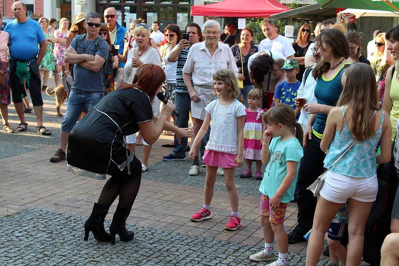 Festival pouličního divadla v Děčíně.