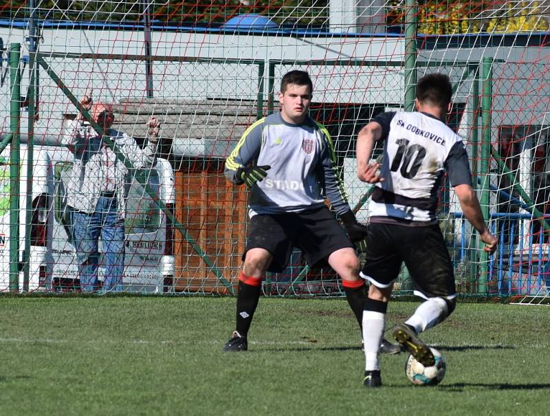 Fotbalisté Dobkovic (bíločerná) doma porazili Union Děčín 6:4.